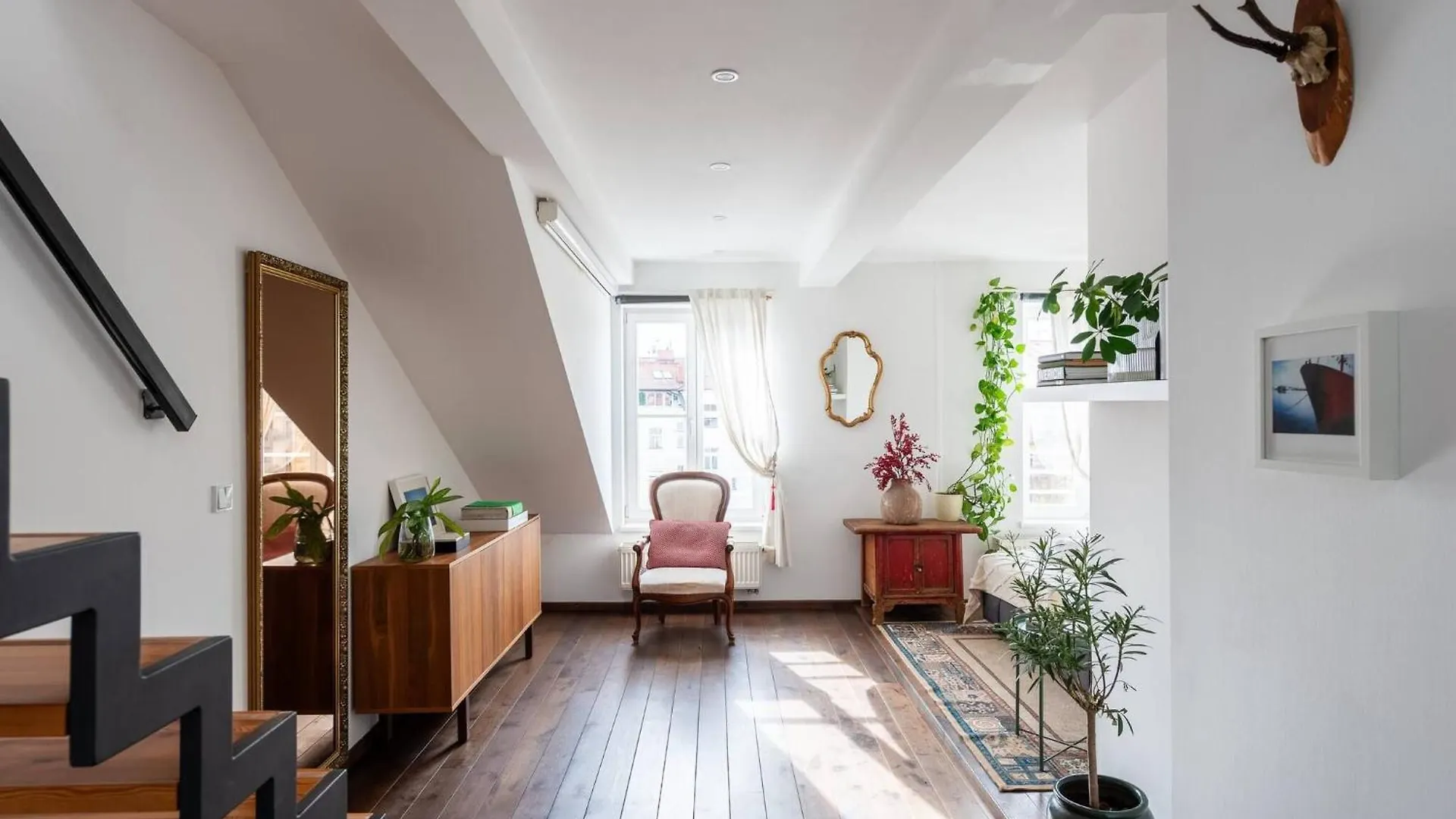 Charming Prague Apartment In Vrsovice With Roof Terrace