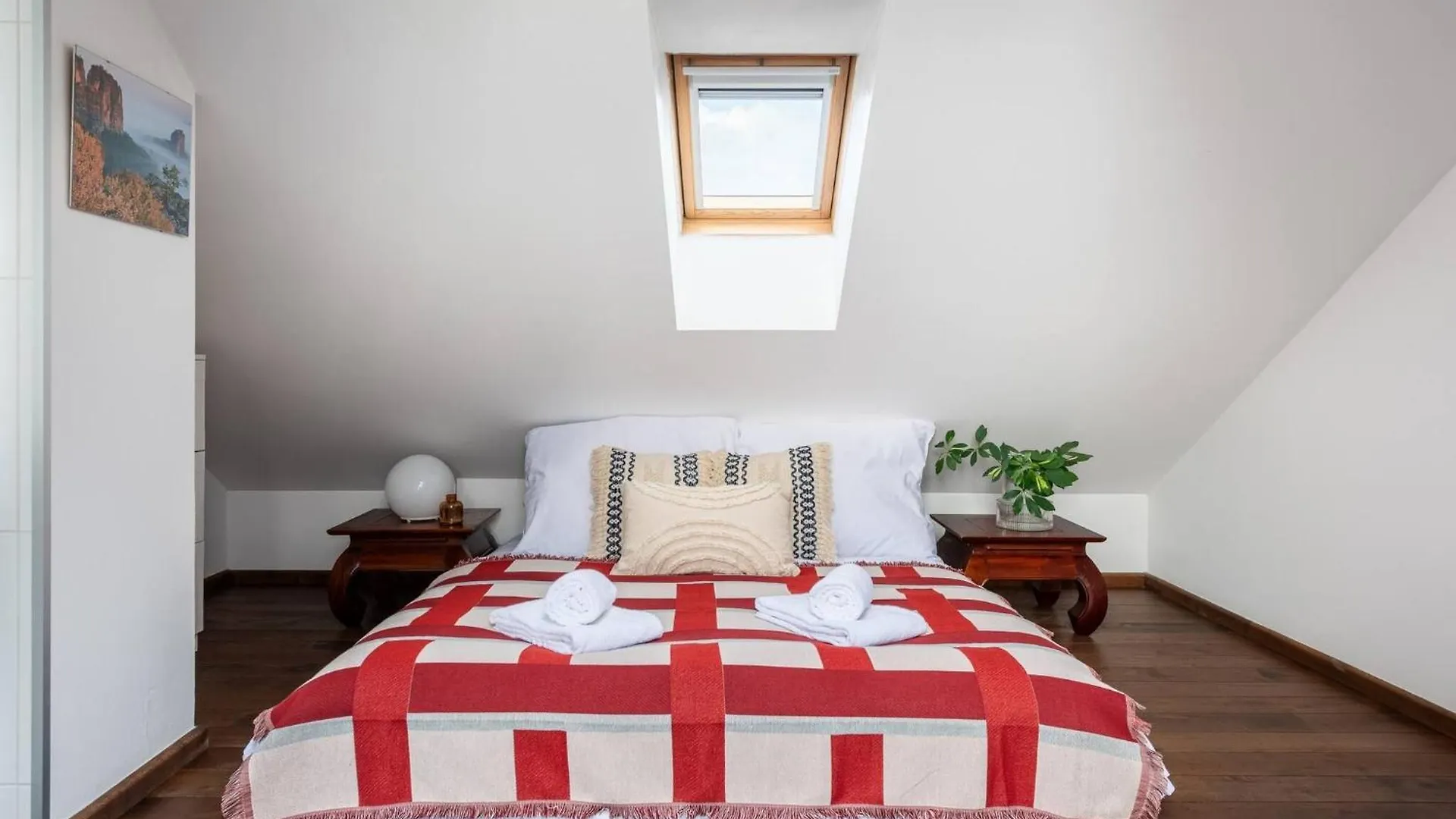 Charming Prague Apartment In Vrsovice With Roof Terrace 0*,  Csehország
